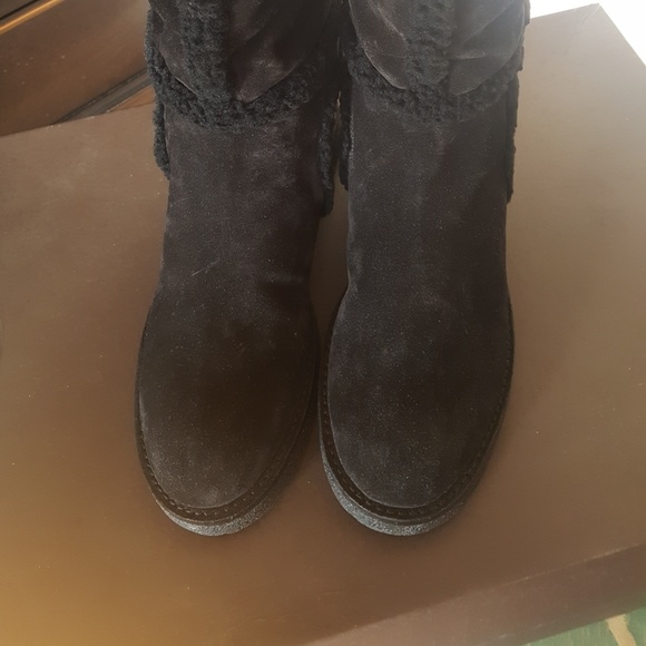 Louis Vuitton Women's Suede Boots - Picture 7 of 9